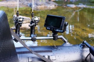 🛶⚙️ Vše pevně uchyceno a připraveno k akci – prostě další den na vodě, jak má být. S držáky a příslušenstvím RAILBLAZA si...