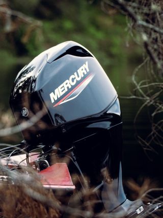💪 Síla, která žene vpřed. Každý detail promyšlený pro výkon na vodě – Mercury 60 HP FourStroke. 👉...